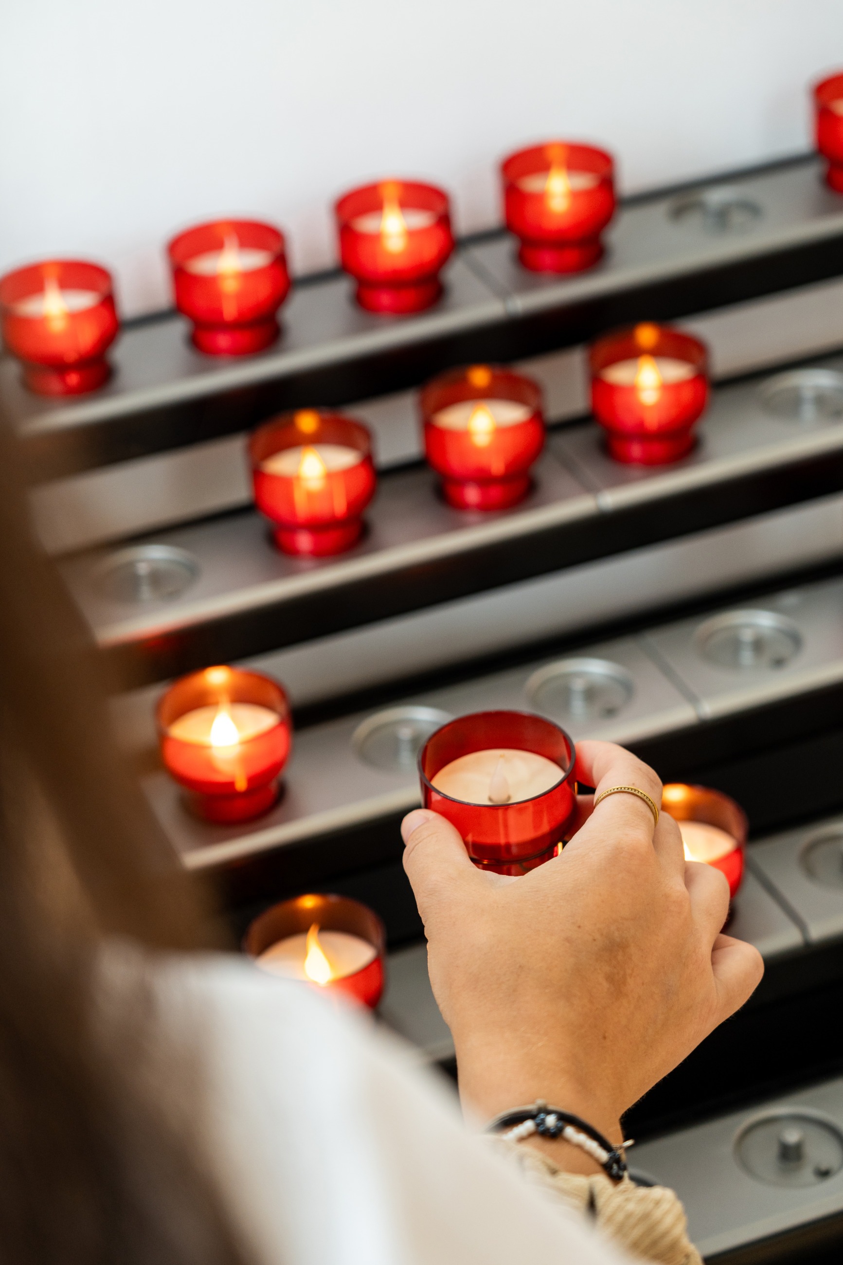 in der Krankenhauskapelle können auch elektrische Kerzen entzündet werden