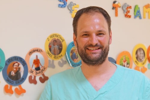 OA Dr. Lukas Schett – Facharzt für Kinder- und Jugendheilkunde